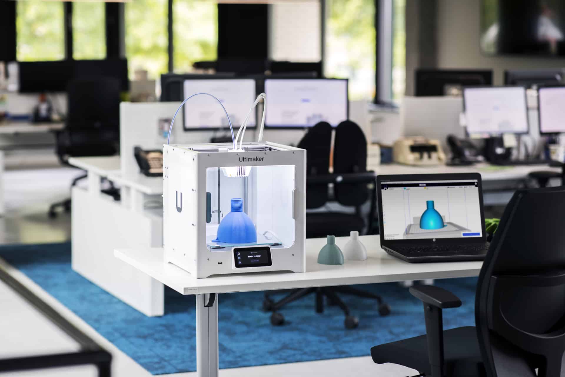 ultimaker s3 s5 pro bundle air manager material station photography 77